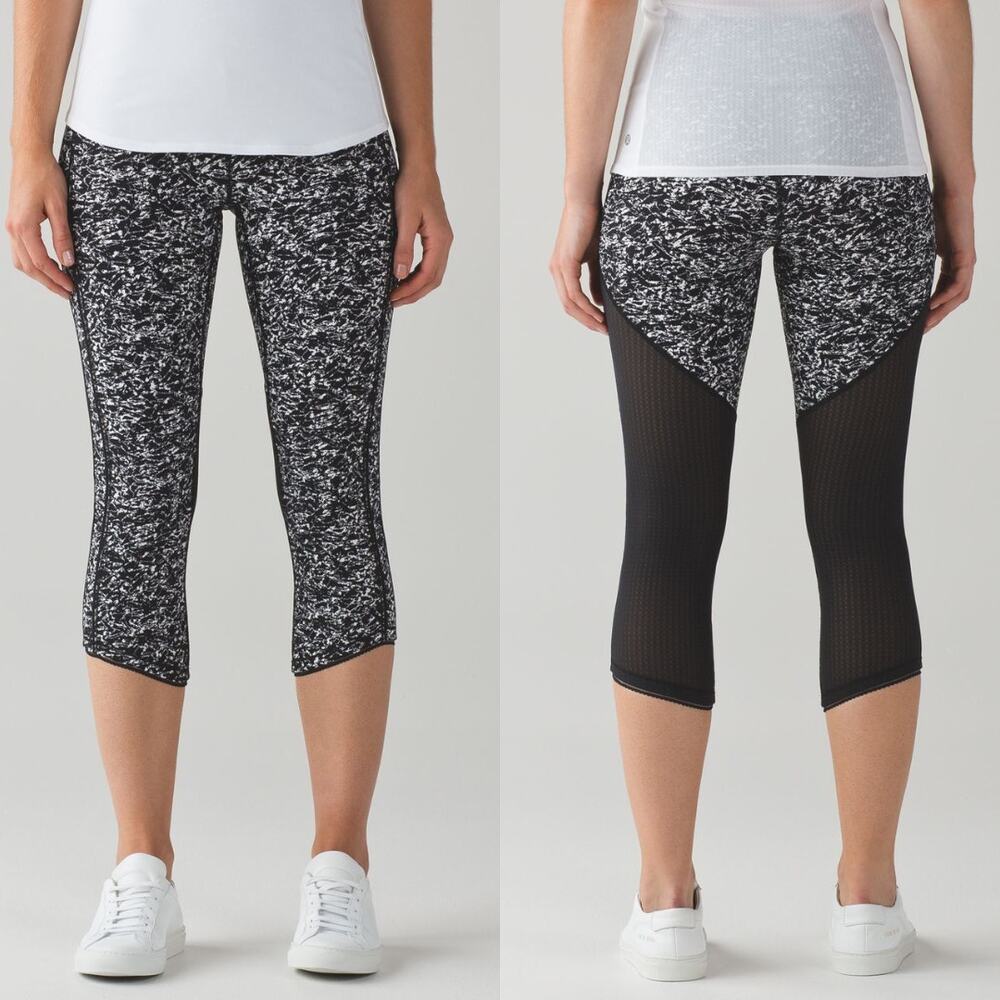 Lululemon Deep Breath Crop 21" Leggings Luon in Iced Wave White Black Size 4